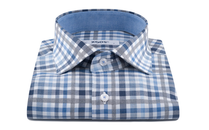 Chemise à carreaux bleus et...
